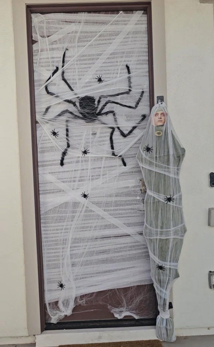 The best Halloween decoration yet! 😅