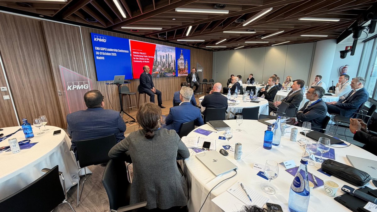 MLopezValverde's tweet image. Ha sido un honor participar en la reunión anual de @KPMG con los responsables de Gobierno y Sector Público en EMA (Europa, Oriente Medio y África).

He compartido la Estrategia de #Digitalización de la @ComunidadMadrid y el #ProyectoInnova, ejemplo de cómo la #IA puede…