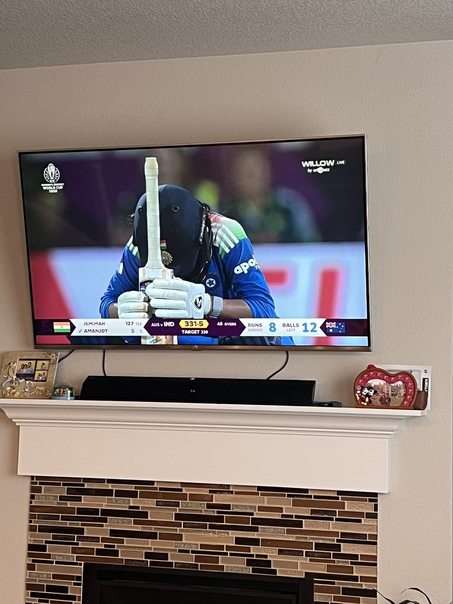 arvinth_e's tweet photo. Watching women cricket match for the first time in my life.  #INDWvsAUSW https://t.co/b9XbCuwIaN