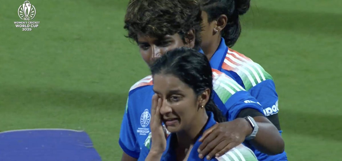 Hashkishor's tweet image. 🤯 338 CHASED! They said it was impossible. Australia set a mountain, and our #DashingSisters just scaled it in style! Record books shattered. Tears of joy flowing. This is the stuff of legends! 🇮🇳🔥 #TeamIndia #INDvAUS #HistoricWin

#INDvsAUS womens world cup.