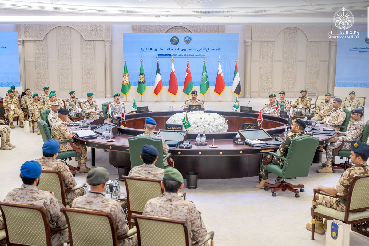 معالي رئيس #هيئة_الأركان_العامة الفريق الأول الركن فياض الرويلي يترأس وفد المملكة في الاجتماع الـ 22 للجنة العسكرية العليا لرؤساء أركان القوات المسلحة بدول مجلس التعاون لدول الخليج العربية، الذي عُقد في دولة الكويت الشقيقة.