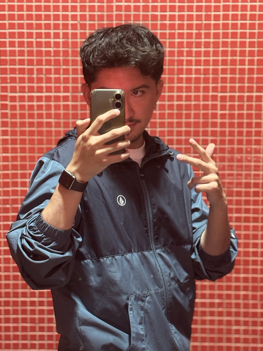 Que wea los espejos de la U, están entero buenos pa sus puti fotos jejej