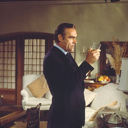 Fotografía fija del actor Sean Connery como el Agente 007, James Bond, durante la filmación de Los Diamantes Son Eternos" de 1971. #IanFleming #JamesBond #SeanConnery #DiamondsAreForever #Agente007 #LosDiamantesSonEternos