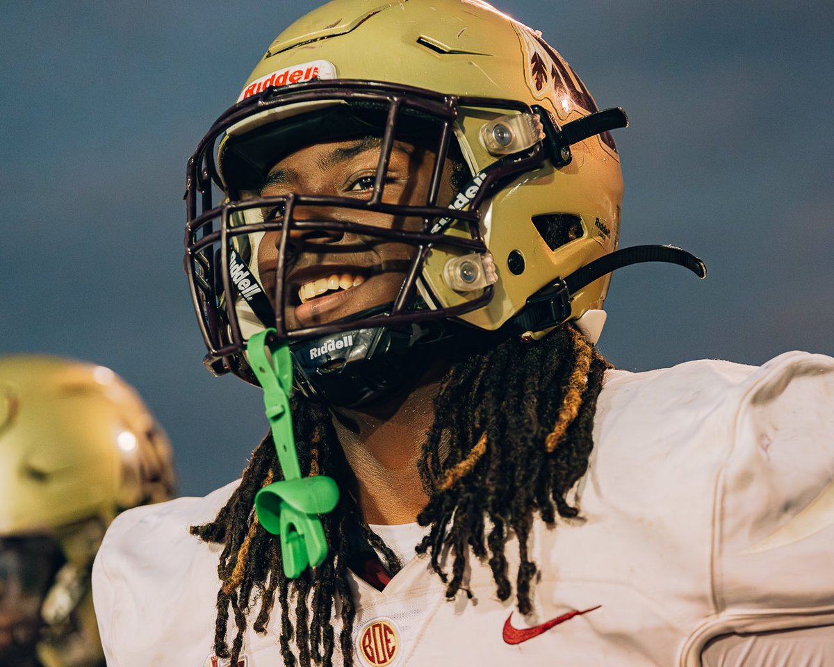 🗣️It’s Game Day! Lets goooo!!🏈

We could not be prouder of the growth you have displayed your Junior year. You had some big shoes to fill after your brother left and might I say you fit them comfortably and have made this position your own. Your main goal was to outdo YOURSELF