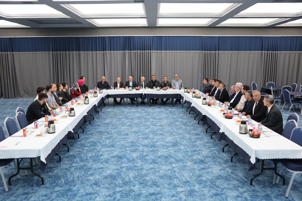 koksalsakar's tweet photo. Darıca Kent Konseyi aylık olağan toplantısına;

Belediye Başkanımız Muzaffer ve ilçe yönetim kurulu üyelerimiz ile birlikte katıldık.

#akparti #erdoğan #darıca #kocaeli #receptayyiperdoğan #köksalşakar #akdarıca #akkocaeli https://t.co/yowqaBP8wp
