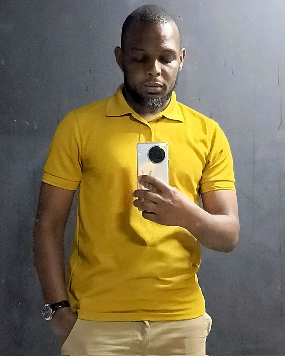 Dirty mirror ft my fav polo t-shirt 😎😅