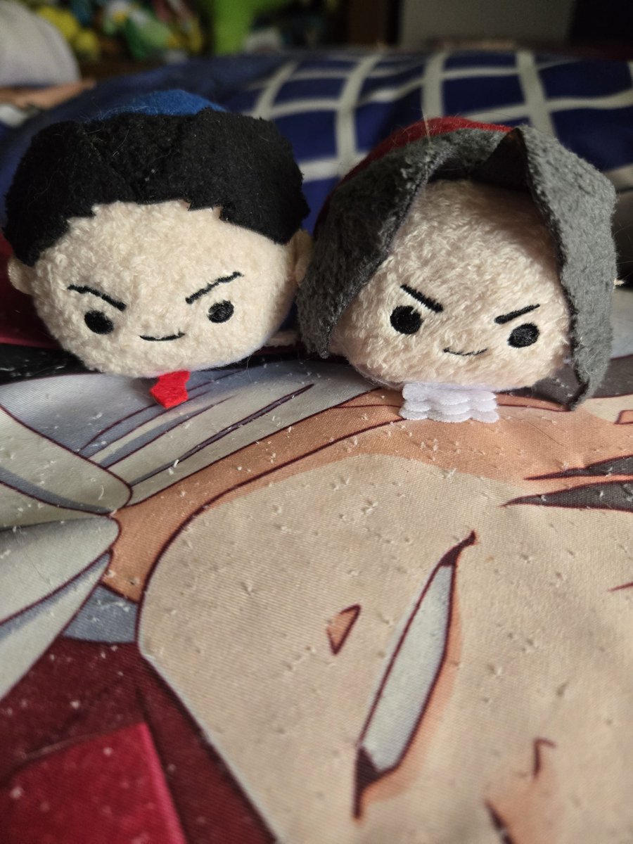 My narumitsu beans would like to give hugs to anyone that wants one.