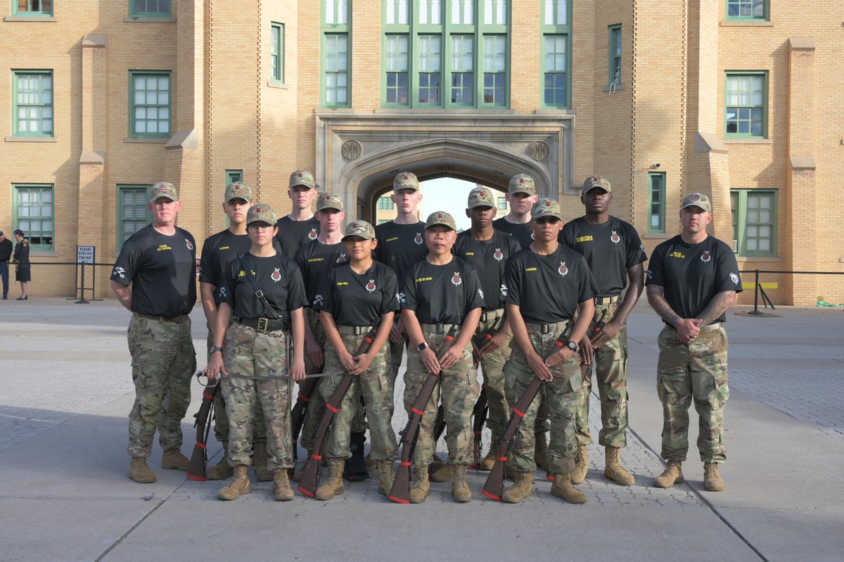 Precision, focus, and discipline — the Centurion Exhibition showcased the incredible skill of our rifle drill cadets. Every movement reflects the dedication and excellence that define NMMI. 📷
#WeAreNMMI #CenturionExhibition #DisciplineAndHonor #CadetLife
