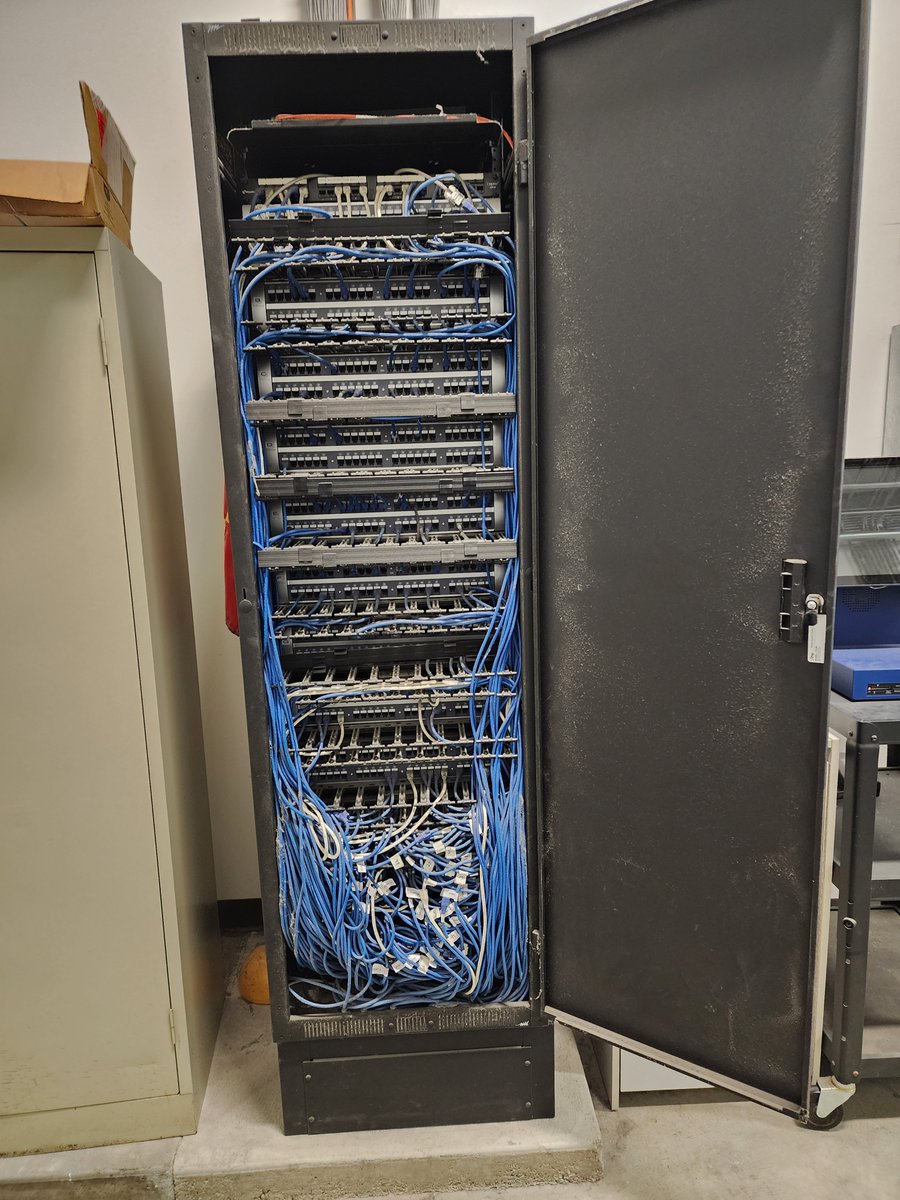 JCCHelp's tweet image. Clean cabling = better connections! 
Just wrapped up a cabling job for a telephone company — organized, efficient, and ready to perform.

Contact us today! JCCHelp.com | 412-853-3708

#Cabling #Telecom #ITSupport #NetworkSetup #JacksonTechnologies