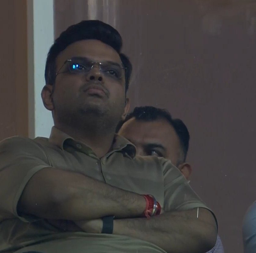 Australians be like—
Pata hai hum match kidhar haare 💀