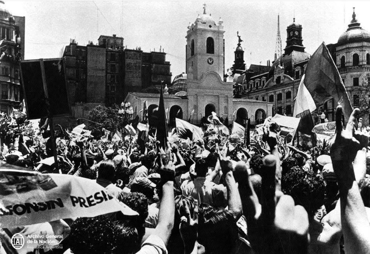 🇦🇷El 30 de octubre de 1983 recuperamos la democracia tras siete años de dictadura. 
A 42 años, sigamos fortaleciendo la democracia con educación y participación política para construir sociedades más justas.