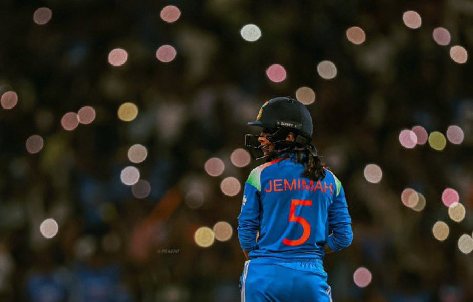 choudhari_pv's tweet image. भारत की बेटियों ने इतिहास रच दिया ...💪🇮🇳

India storms into the #WomensWorldCup2025 final! 🇮🇳

A brilliant win over Australia  pure skill, spirit, and Shakti! 💪🏏

#TeamIndia #INDWvsAUSW #Jamimah #Richa #CWC2025 
#HarmanpreetKaur