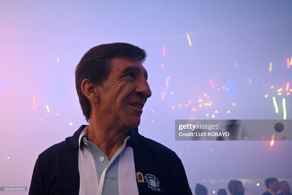 Te la merecías más que nadie, Gustavo.

Racing te ama.