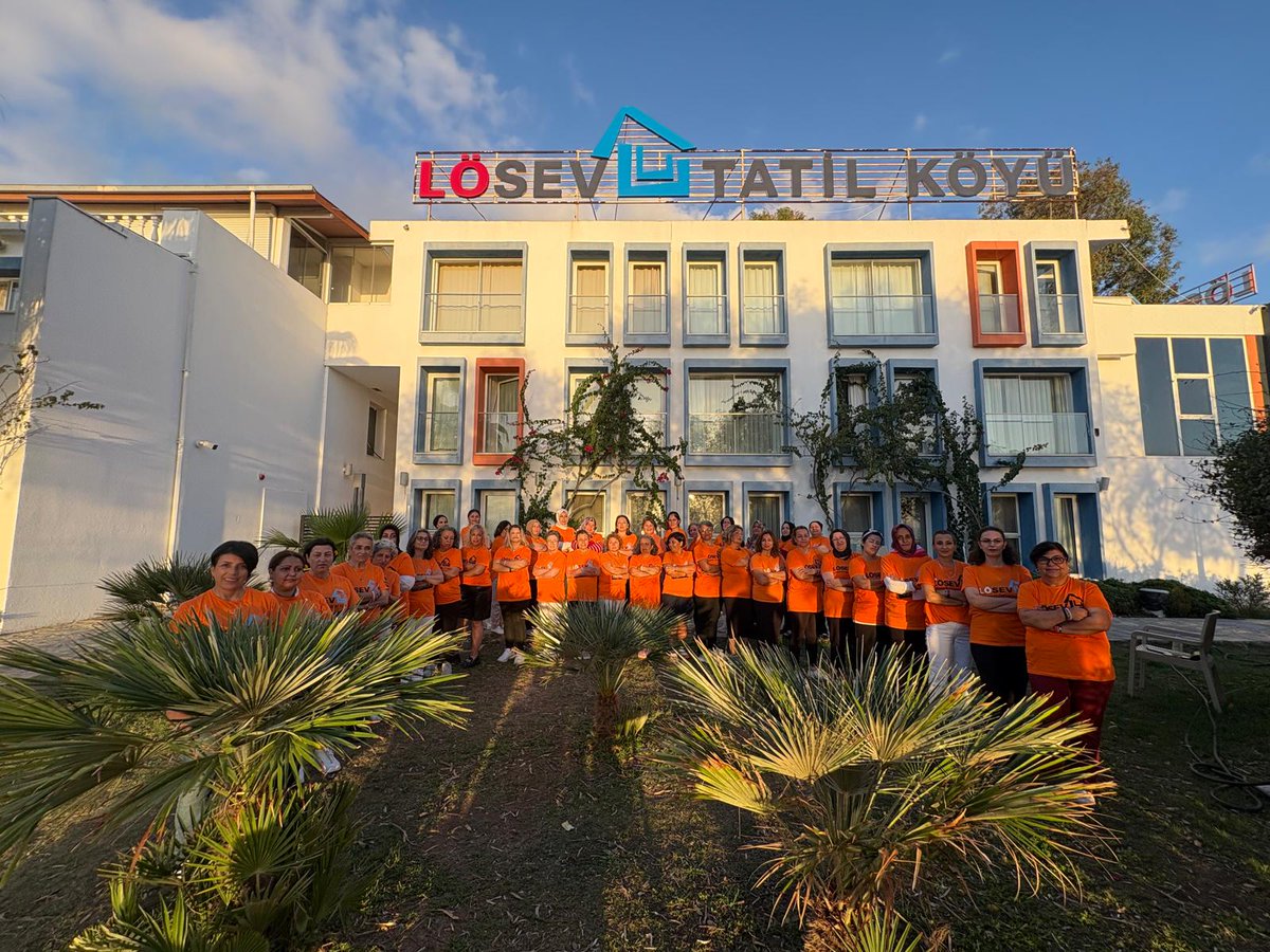 Lösemiyle savaşta en güçlü destek Sevgi iyilik ve LÖSEV.
#UmudunAdıLÖSEV
#LösevHayatBağları