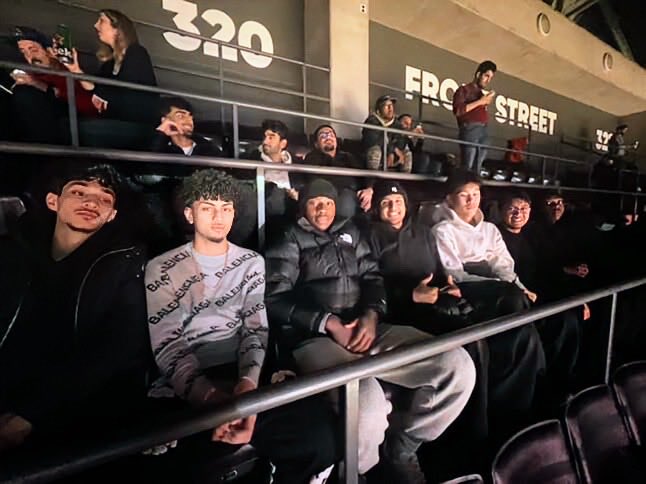 Play Forever tweet media