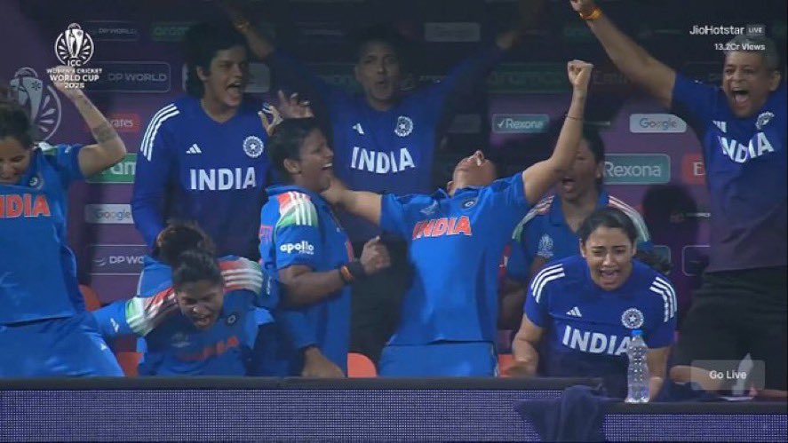 umda_panktiyaan's tweet image. तस्वीर पर कोई पंक्ति कमेंट कीजिए सबसे उम्दा लिखने वाले को फॉलो बैक मिलेगा...