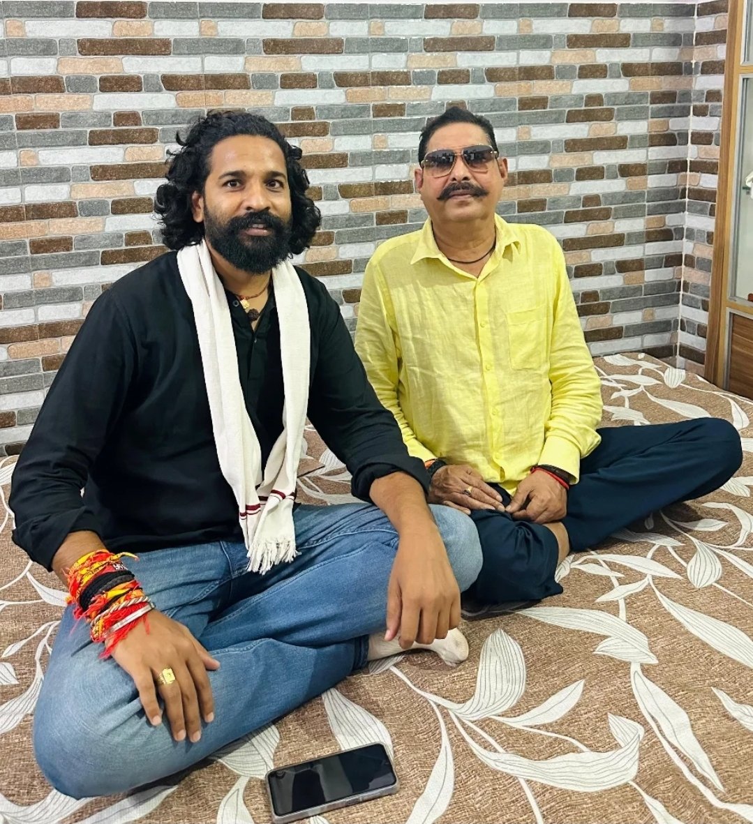 nsherpuri20's tweet image. अनंत सिंह के साथ थे, हैं और रहेंगे। जातीय वोट साधने अपने कार्यकर्त्ता को मार के सहानुभूति सहानुभूति खेलने से छोटे सरकार का झांT नाय कबर जाएगा। 

और हाँ एक बात और जीतेंगे तो @MLA_AnantSingh जी ही।

#AnantSingh #DularchandYadav #Mokama #BiharElection2025 #Bihar #Mokama #Barh