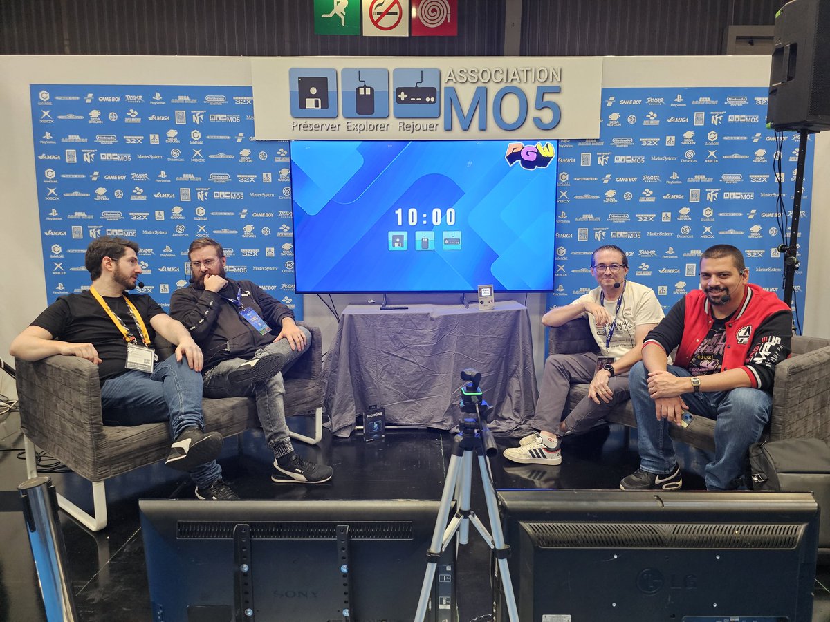 Superbe journée à @ParisGameWeek où l'on a parlé homebrew et retrogaming pour ce talk sur le stand mo5.
Merci encore de l'invitation <a href="/assomo5/">Association MO5</a> !
#retrogaming #homebrew #pgw2025 #mo5