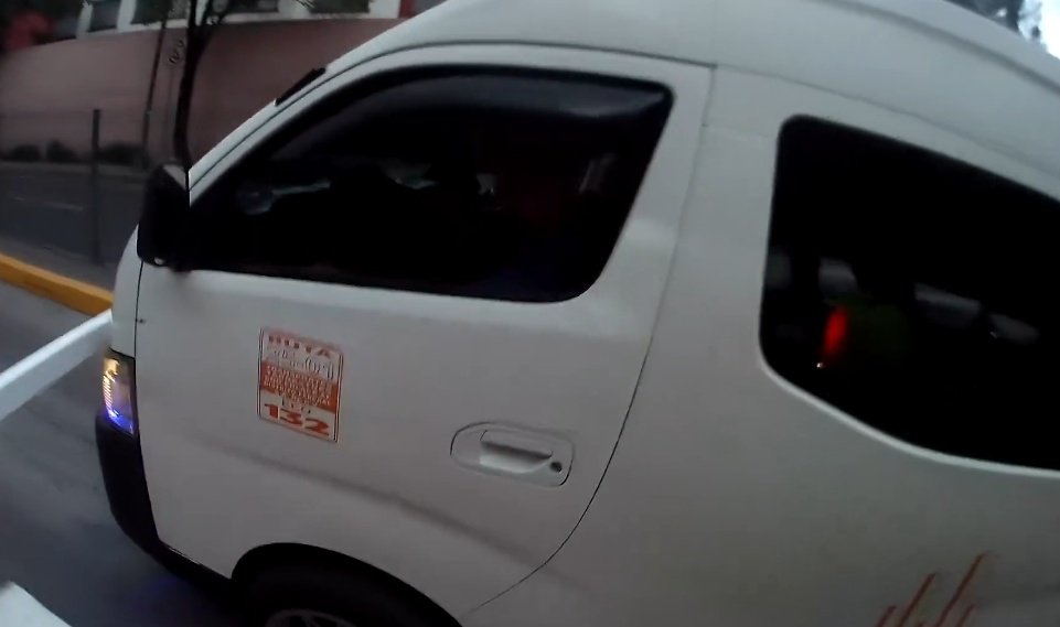 Ojo, es #trasportepublico Región Naucalpan, ruta 25-01, te corresponde <a href="/DanielSibaja_/">Daniel Sibaja</a>, qué pasaría si se accidentan? Los usuarios estarían asegurados? Ahí se ven claramente los # económicos: 36, 33, 21, 22, 132, 55, etc. Mucho aumento pero seguimos con gorilas al volante.