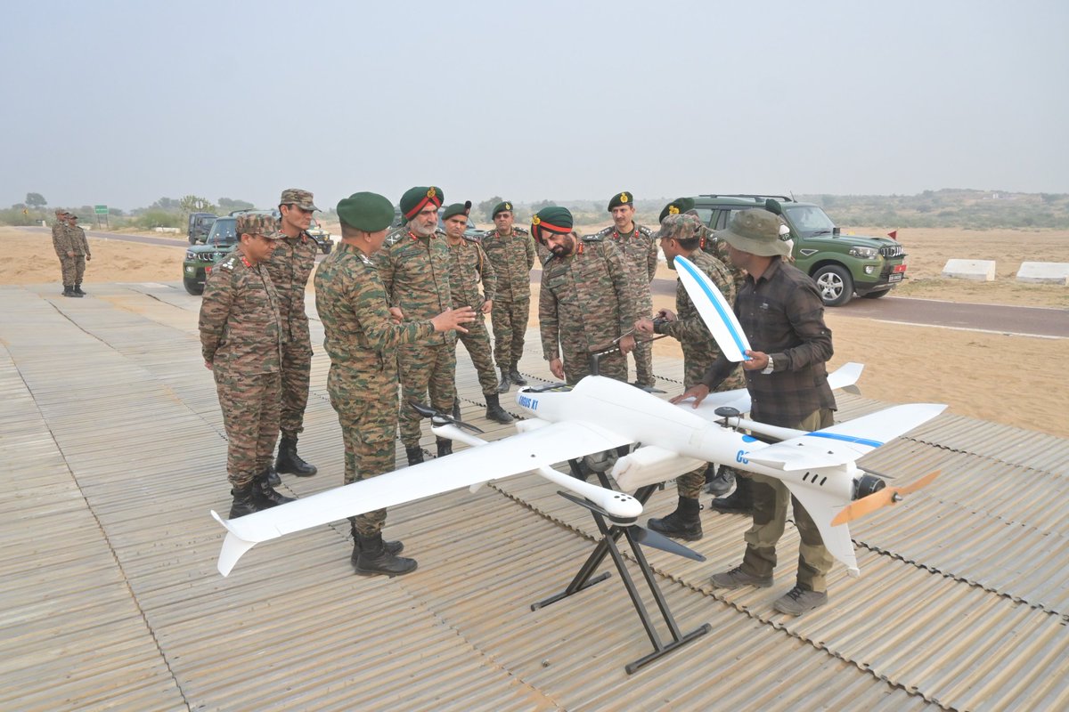 SWComd_IA's tweet image. #SaptaShaktiCommand Conducted Integrated Fire and Manoeuvre Exercise #SentinelStrike in Thar Desert at Mahajan Field Firing Ranges, #Rajasthan.  

The holistic exercise conducted in an all arms environment included effective mission engagements by modern artillery systems,…