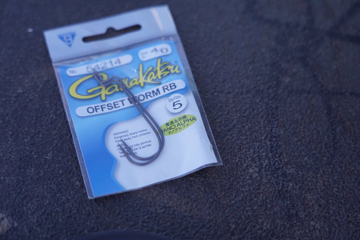 FishHandbook's tweet image. Select the right hook for the soft plastic you're using. The proper hook makes the bait achieve maximum action, as well as helps the angler to better connect with the fish. 

#GamakatsuUSA #NanoAlpha #Hooks #FishingHooks