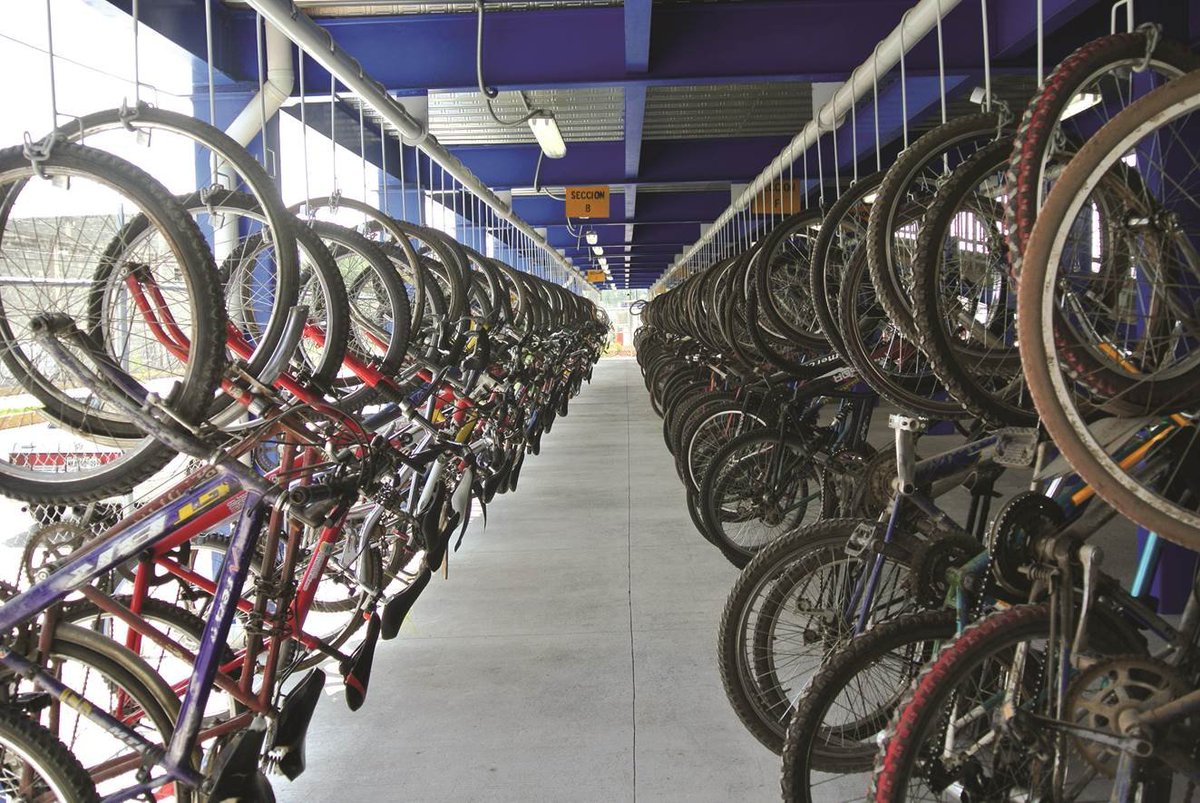 RadNalCo's tweet photo. #Meridiano90 🧭 | Popayán, Cali y Bucaramanga serán ciudades piloto en el país para la integración modal de bicicletas con el sistema estratégico de transporte público.

Canal de WhatsApp 👉 https://t.co/7sZknzpbFa https://t.co/ZBWdoNsay6