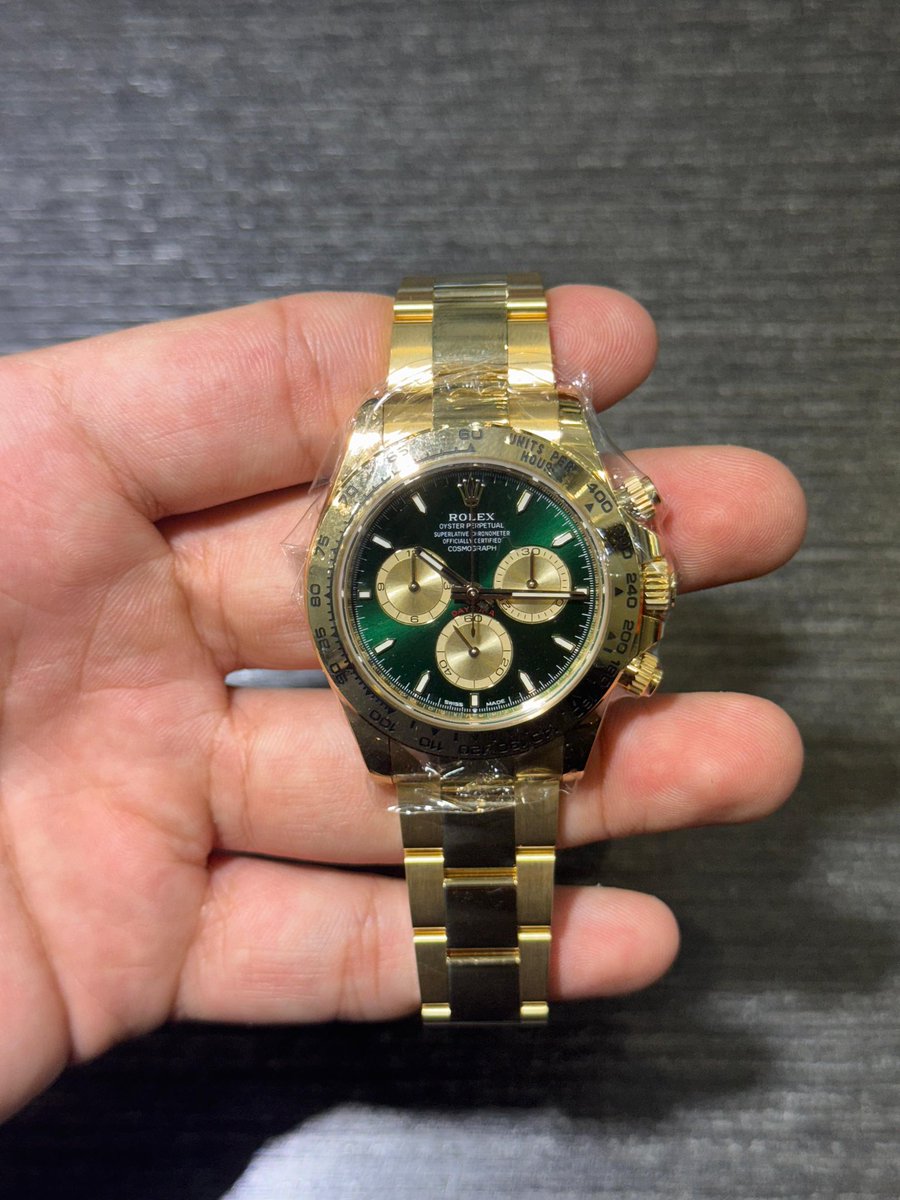 Atodd79's tweet image. Rolex Daytona “John Mayer” ref 116508

Full set 

DM for pricing