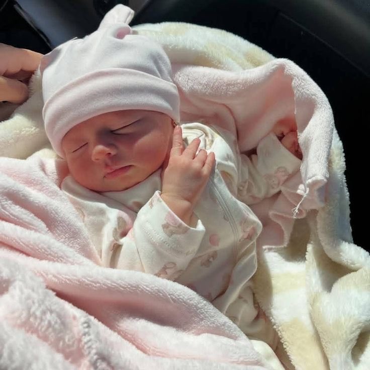 𝑂𝑛𝑒 𝑑𝑎𝑦 ❤️