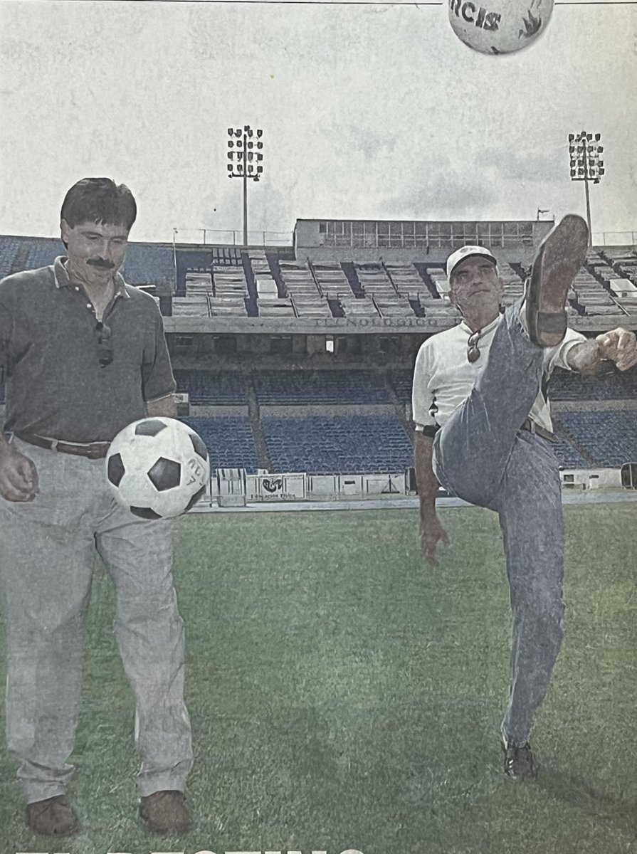 Clásico del recuerdo…

Previa de la edición 56 entre <a href="/Rayados/">Rayados</a> vs <a href="/TigresOficial/">Club Tigres 🐯</a> en El Tec

12 Sep 1988
Se toparon en el banquillo dos leyendas del futbol regio.
Pepe Treviño del MTY y Osvaldo Batocletti de TIGRES.

Ese día el juego terminó en un reñido “clásico” empate 1-1!!!