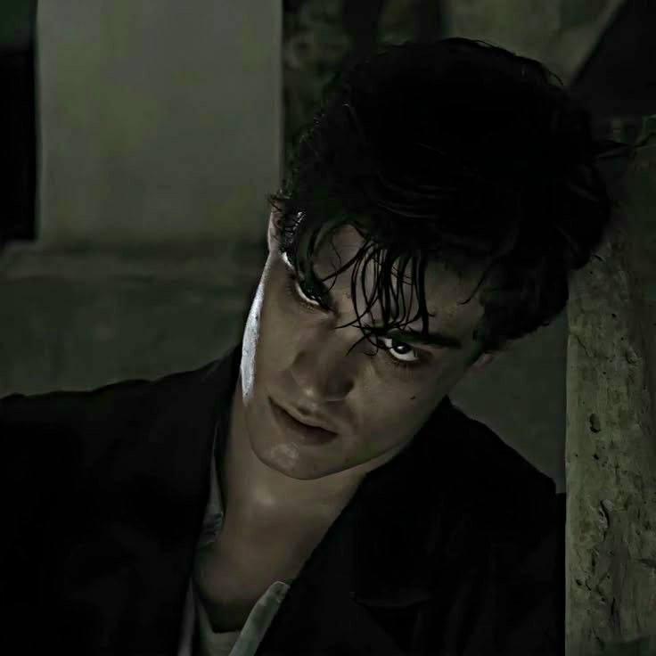 Mischief_RPG's tweet photo. ⠀⠀
☞ 𝐂𝐀𝐃𝐌𝐔𝐒 𝐖𝐔𝐋𝐅𝐑𝐈𝐂 𝐌𝐔𝐋𝐂𝐈𝐁𝐄𝐑

⠀⠀ ↷
           18/05/1959

— sang pur
— 7eme année
—  Lorenzo Zurzolo
— @MulciberCadmus

⠀⠀ https://t.co/WzNWzrvHPE