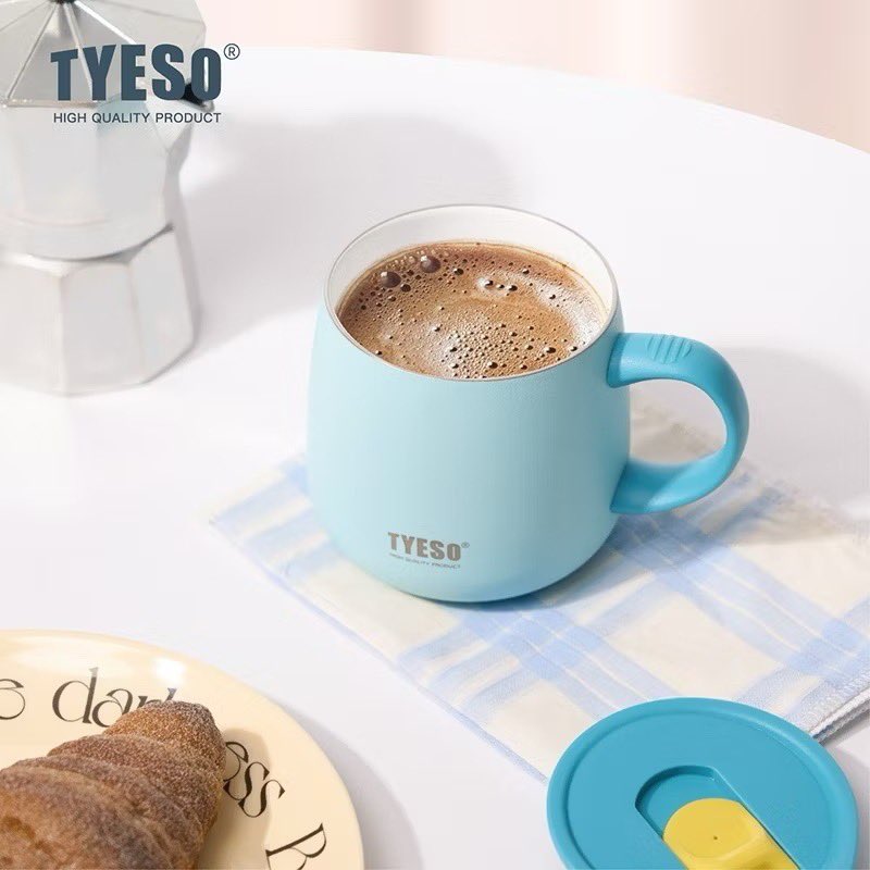 d_eyka's tweet photo. Kenapa ya comel sangat mug baru dari tyeso ni 😭😭￼ https://t.co/pWYGgu7kcw