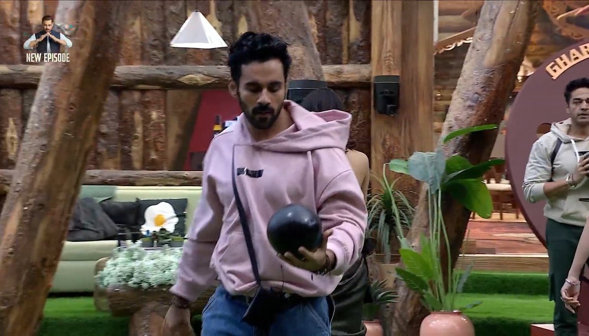 Shubham_S_Here's tweet photo. Task Slayer #AbhishekBajaj is turning challenges into milestones and goals into victories. Every task, every time... done like a pro! 🔥💪

#TaskSlayer 
#BiggBoss19 #BB19 #BiggBoss https://t.co/8ArvOVUxGO