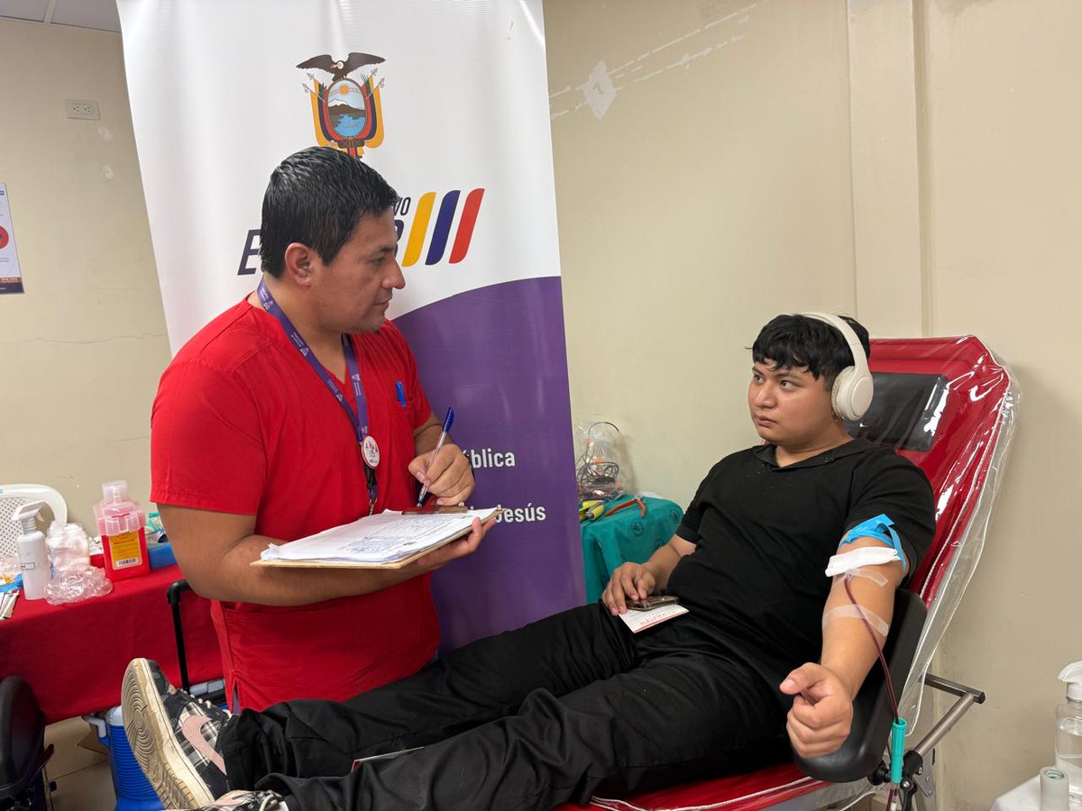 Salud_Guayas's tweet photo. La comunidad y el personal de salud 🧑‍⚕️del #HospitalMarianaDeJesús 🏥 se unen a nuestra II Campaña Masiva de Donación Voluntaria de Sangre🩸, un acto de amor y solidaridad que puede salvar vidas y mejorar la salud de quienes más lo necesitan.

¡La sangre nos conecta a todos¡ https://t.co/MwbgzAQrE8