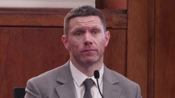 𝐆𝐢𝐫𝐥 𝐖𝐢𝐭𝐡 𝐚 𝐆𝐚𝐯𝐞𝐥 tweet media