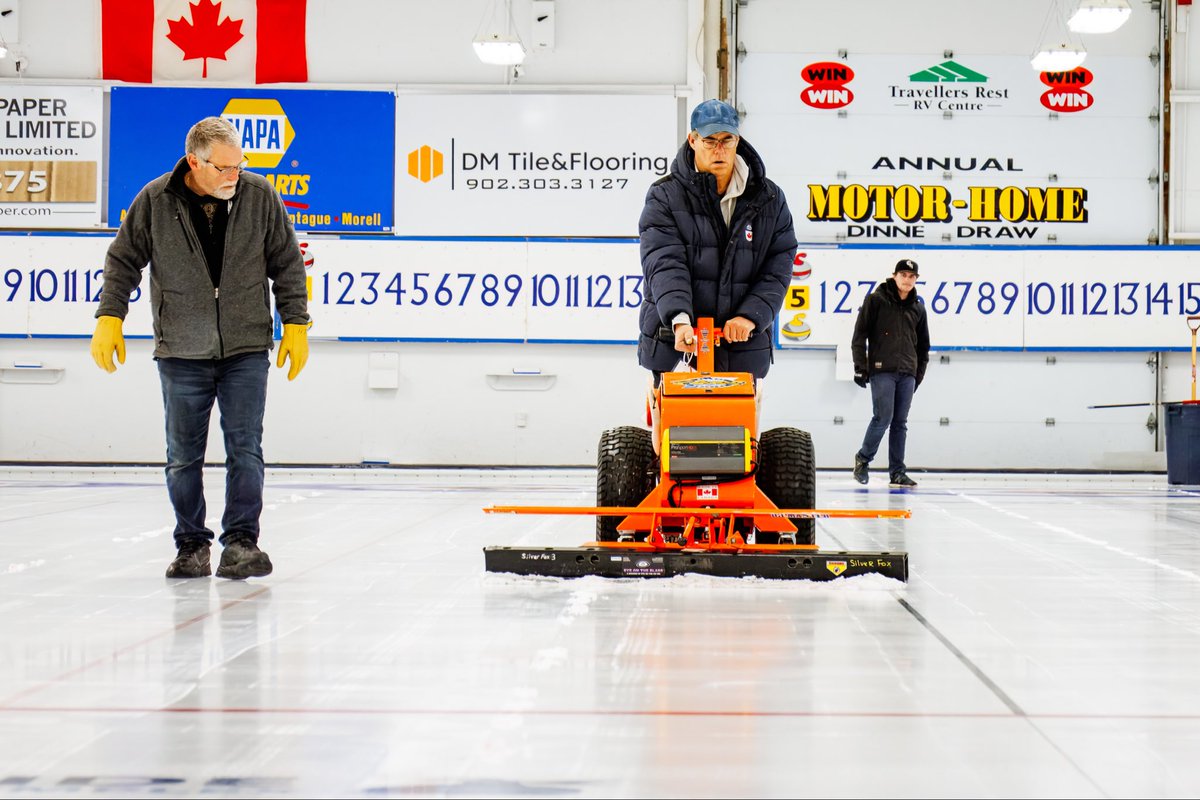 Sside_Complex's tweet image. ICE INSTALLATION ✅

Our team has completed installing the sheets at the Summerside Curling and Marina Complex in preparation for the curling season, which begins on Sunday, November 2nd.

#SummersideCurling