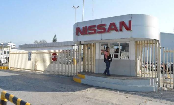 HalloweenSalem2's tweet image. ¡Inversión extranjera se va!
Honda detiene su producción en Celaya
Nissan en Civac Morelos cerró su planta 
Mitsubishi cerrará su planta en San Juan Del Río
Mercedes Benz cerro su planta en Compas Aguascalientes
Y @Claudiashein presumiendo la "aceptación" del @lopezobrador_