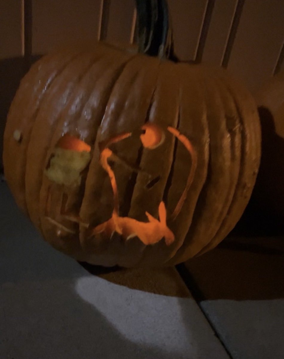 JerrettD5240's tweet image. Go vote on the Facebook Algonac arts for kermit please #art #muskrats #pumpkin