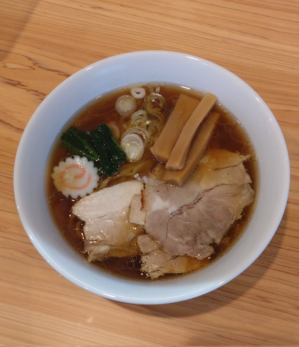 AwQBS6I7MUO1EHu's tweet image. 眠れない！
ヤバいな！
起きたら戦場だ！

て事で、
やっとです！
私のお店
ラーメン屋さんが
10/31　11:00オープンです！

ドキドキ💓

写真2枚目ラーメンと
写真3枚目背脂ラーメンです！
