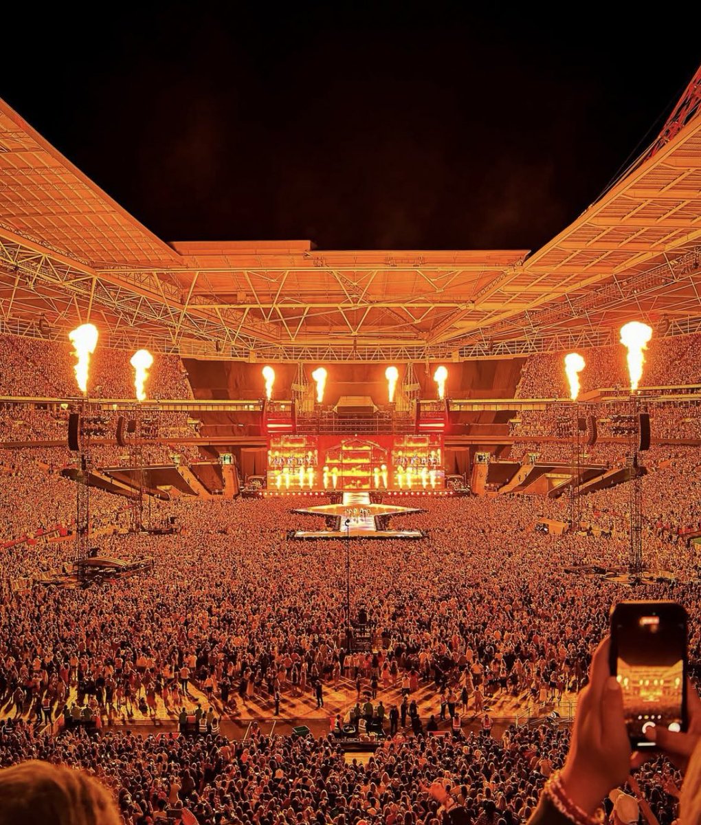 marleyharper's tweet image. i still miss the smoke