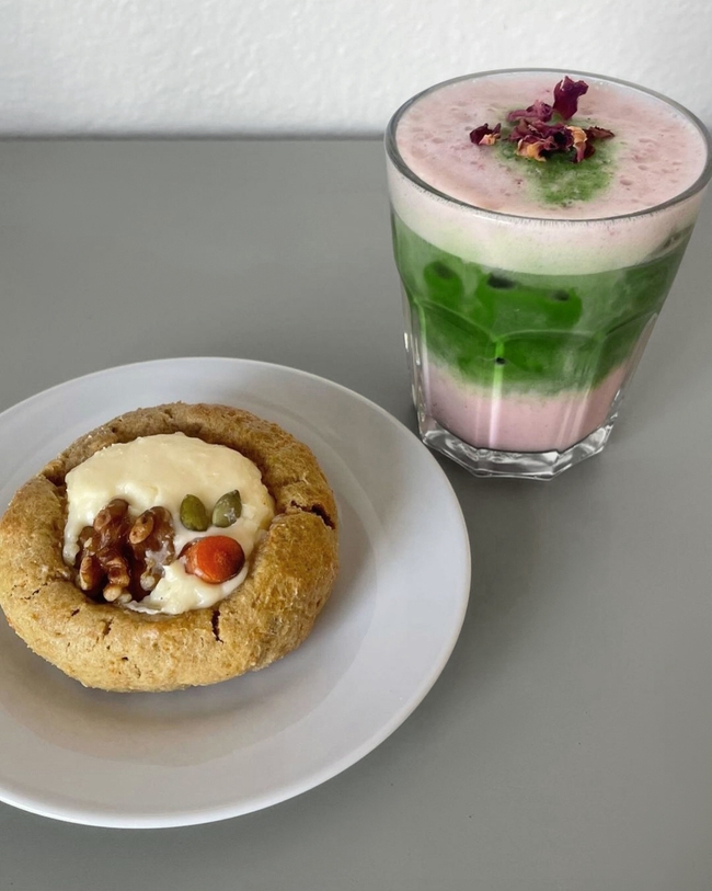 🌀 Sometimes the best moments are the ones spent in quiet reflection, with an Iced #MatchaLatte in hand 🍵. (📸: @ mavlindah)

🌿 Meiko™ is our go-to pick for refreshing matcha drinks — whether it’s cold brew, matcha over ice, or a creamy matcha latte. 👉 bit.ly/trymeiko