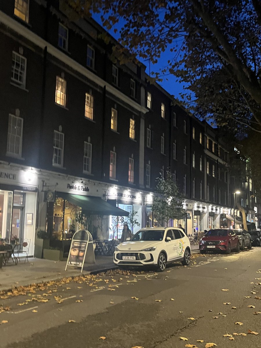 smithbarryc's tweet image. Autumnal evening scene in Bloomsbury