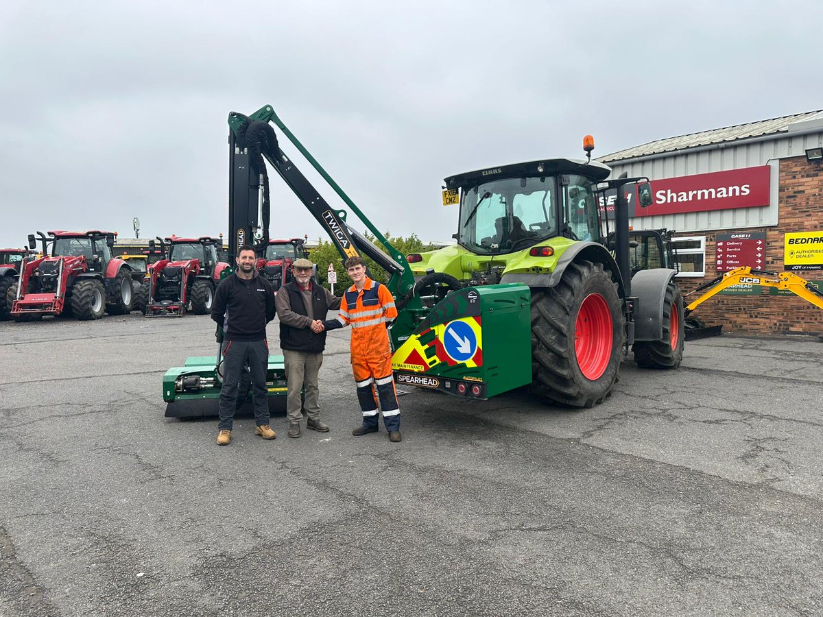 Sharmansagri's tweet image. 🚨SOLD - A new @SpearheadWorld Twiga T70 Pro installed by Lewis from our Grantham service department🦾 Thank you to Richard Elkington for your purchase, and enjoy!🤝 Sold by Howard Lyon

#SharmansSupplied #SharmansMakesTheDifference #Spearhead #Mower #Agiruclture #HegedCutting