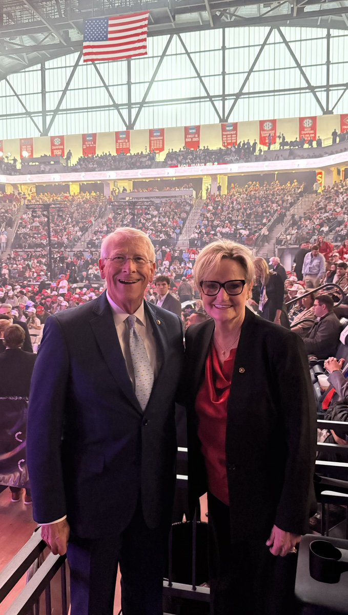 NRSC's tweet photo. 📸 Senators @RogerWicker and @cindyhydesmith joined a packed crowd at Ole Miss last night for @JDVance and @MrsErikaKirk 🇺🇸

Charlie Kirk’s legacy will live on forever! https://t.co/TfVWsjP7wo