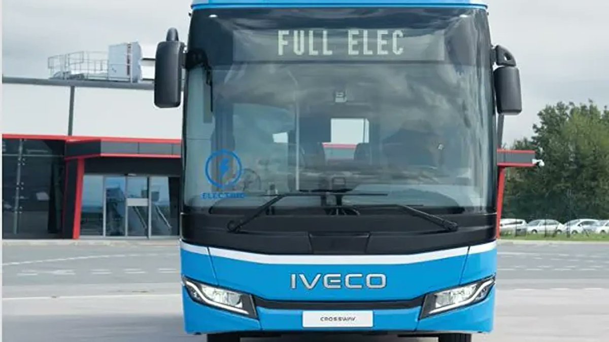 vaielettrico's tweet photo. 🚍🚍🚍Colpo #IvecoBus: 4mila bus green in Francia, 87 #scuolabus elettrici in Campania ➡️➡️➡️➡️https://t.co/cMJlBJX2Ja https://t.co/9rCPKtCRUr