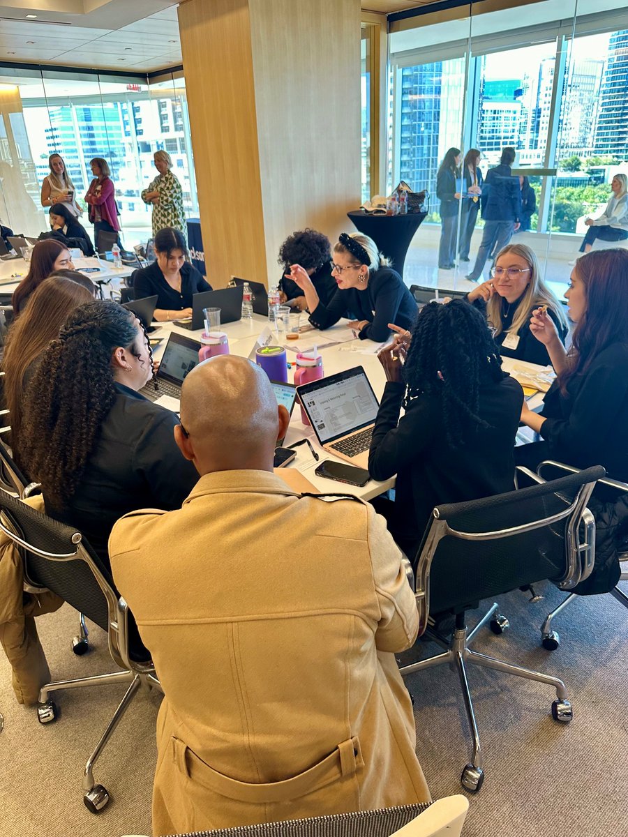 KDC_Development's tweet image. KDC VP of Marketing &amp;amp; Communications and President of @CREWDallas, Tracie Frazier, was honored to serve as a judge for the CREW Careers Building Opportunities competition. The program gives high school students hands-on exposure to careers in commercial real estate. #KDCTeam