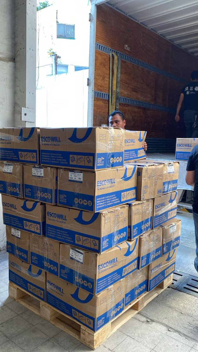 En Minas de Oro Nacional, nos sumamos a la iniciativa de <a href="/Camimex_Oficial/">Camimex Oficial</a> de apoyar a las familias damnificadas por las lluvias del 13 de Octubre en Veracruz. Donamos 500 kits de higiene familiar  que serán entregados por el Centro Nacional de Apoyo Para Contiengencias.
#SomosMON