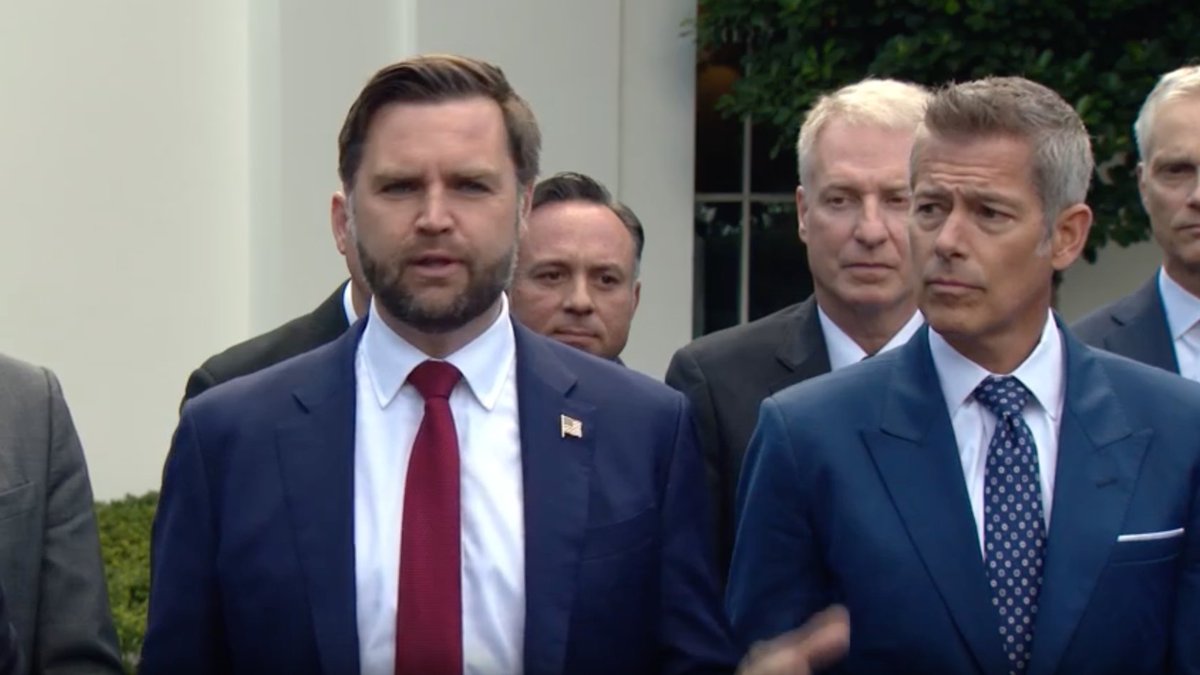 RIGHT NOW: After a White House roundtable with airline CEOs, VP Vance says "everybody here is very worried that we're going to see more delays, more stresses on the people who are actually making the aviation system run."