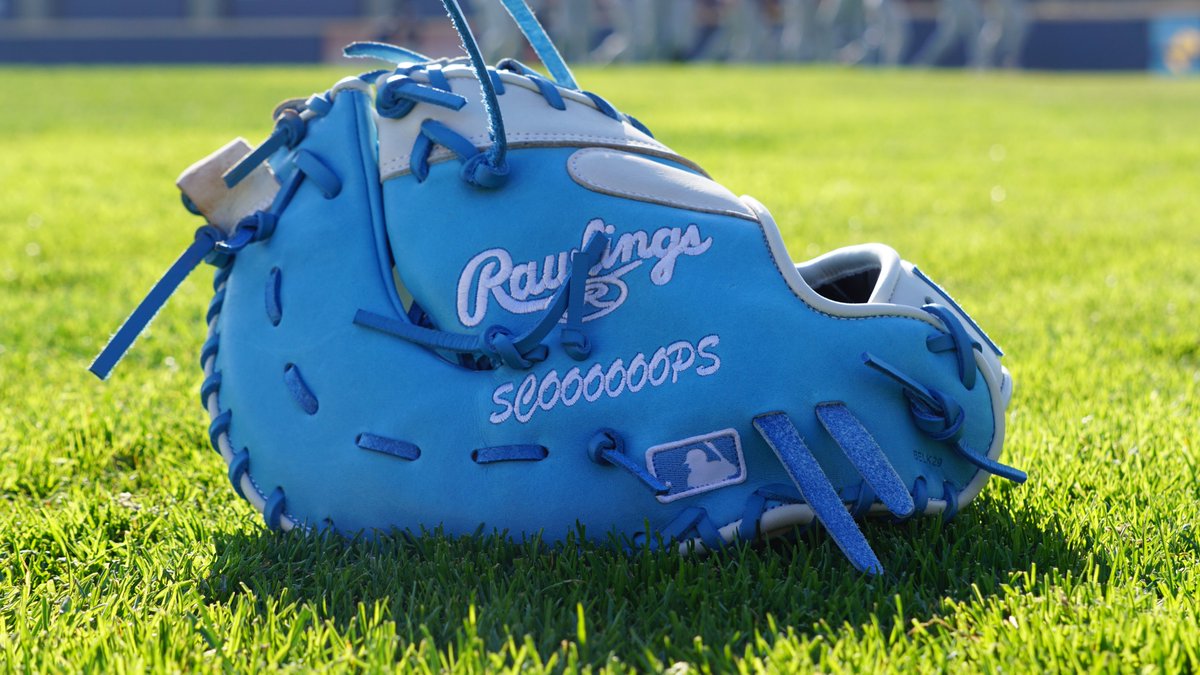 CalBaseball's tweet image. 𝑻𝒉𝒆 𝑵𝒆𝒘 𝑳𝒆𝒂𝒕𝒉𝒆𝒓 𝑰𝒔 𝑰𝒏 🤌

Thank you, @RawlingsSports!

#GoBears