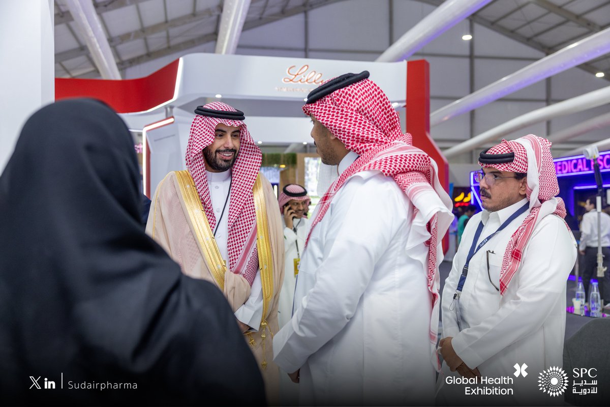 تشرفنا بزيارة سعادة الدكتور خالد البريكان، وكيل وزارة الصحة للاستثمار، لجناح #سدير_فارما ضمن فعاليات #ملتقى_الصحة_العالمي 
زيارة نُقدّرها ونعتز بها ضمن جهود دعم الاستثمار في القطاع الصحي وتطوير الصناعة الدوائية الوطنية 🇸🇦
#GHE25 | #سدير_فارما