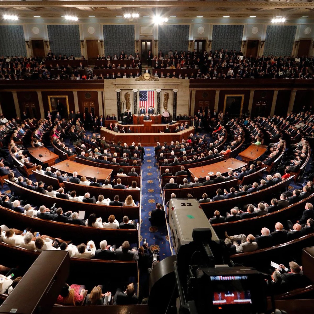 usanewshq's tweet image. 🚨BREAKING: Do you support Congress banning all noncitizens from receiving taxpayer funded benefits such as Section 8 housing, food stamps, or Medicaid?
YES or NO?